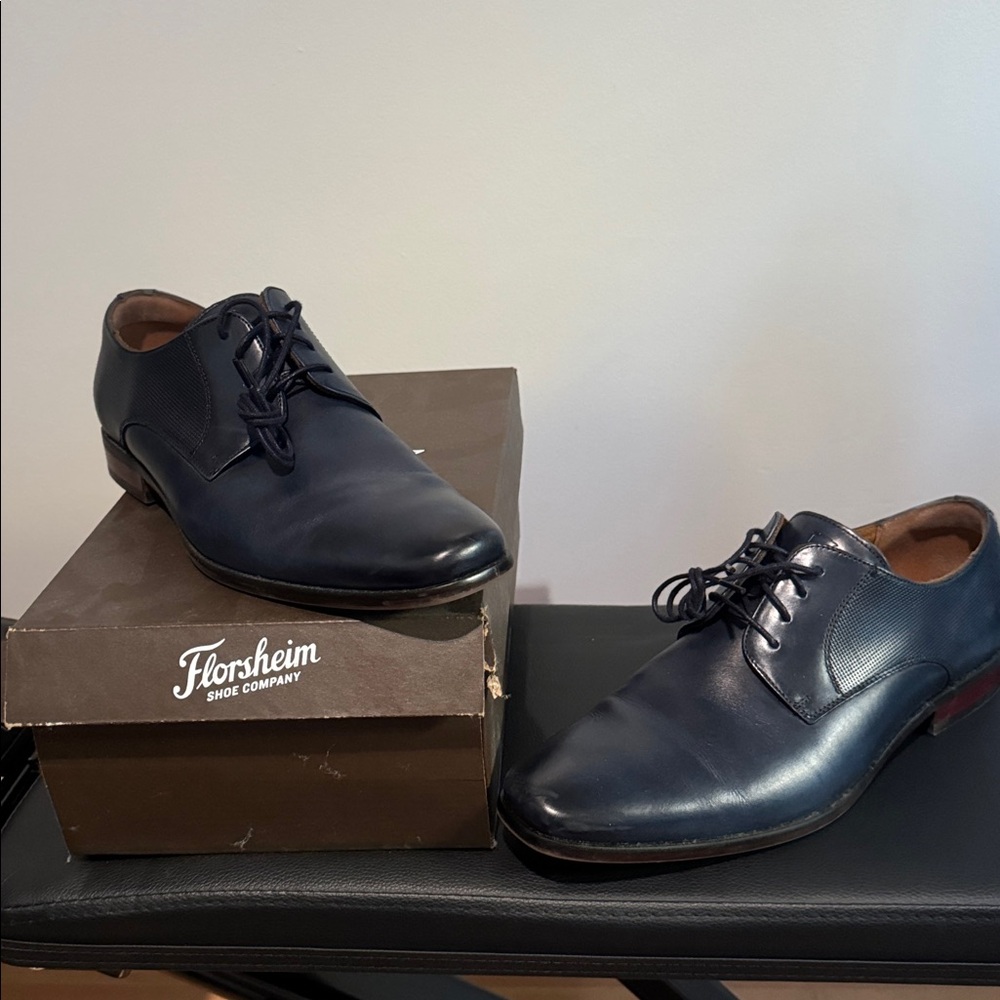 Florsheim Classic Blue Leather Oxfords - Picture 2 of 5
